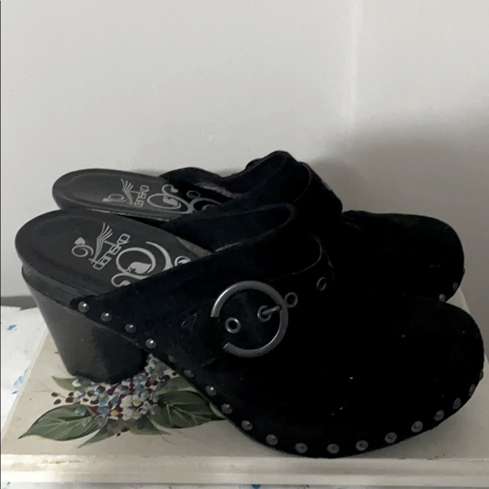 Women’s Dansko Black Leather Clogs size 36 (US 7)